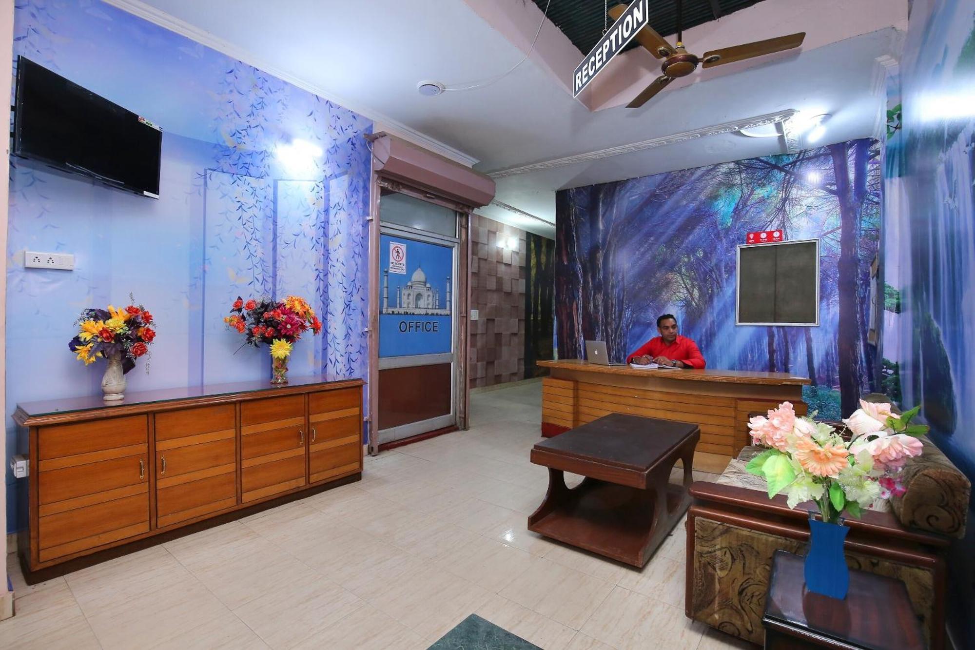 Rājpura Hotel O 29172 Ess Enterprises מראה חיצוני תמונה